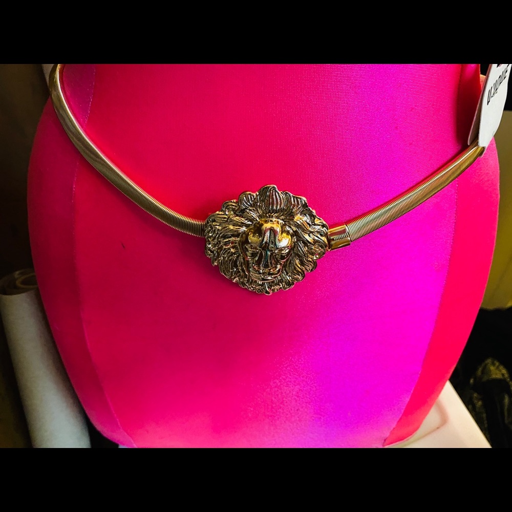 Lion chain belt